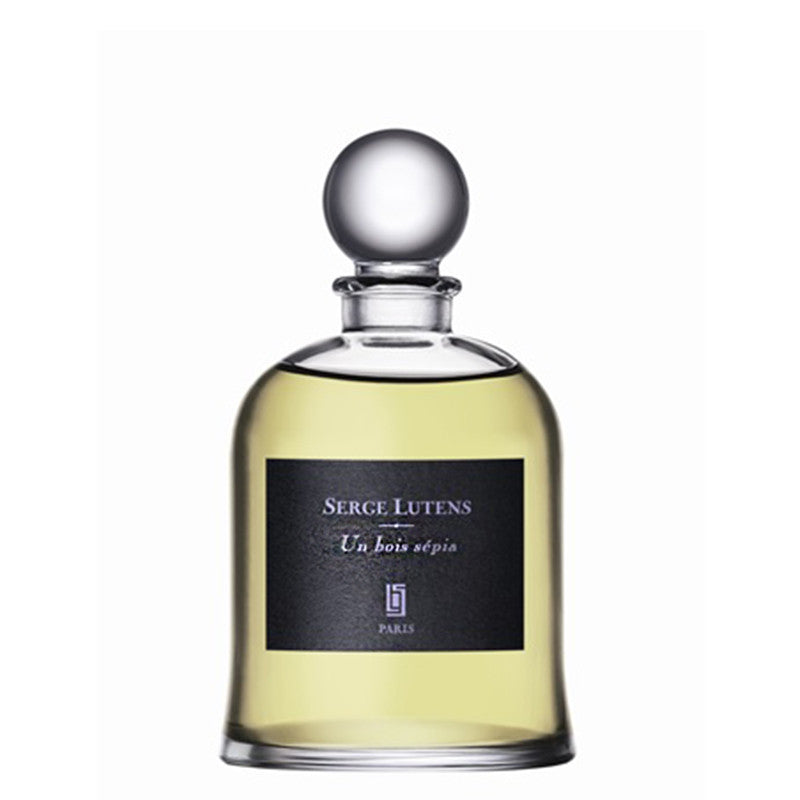 Un Bois Sépia | Serge Lutens Palais Royal Collection | Aedes.com